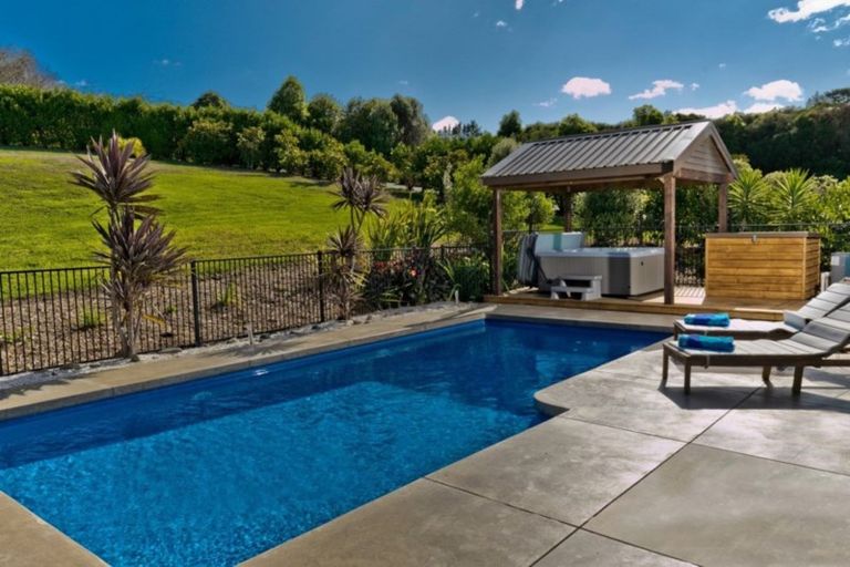 Photo of property in 41 Rautahi Terrace, Redvale, Albany, 0792