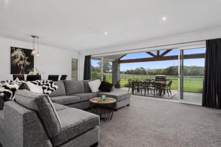 Photo of property in 939 Kahikatea Flat Road, Waitoki, Kaukapakapa, 0871