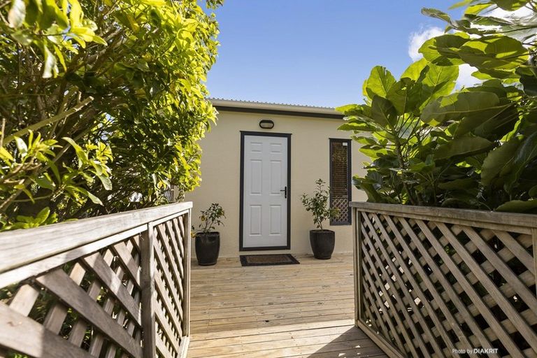 Photo of property in 138 Townsend Road, Miramar, Wellington, 6022