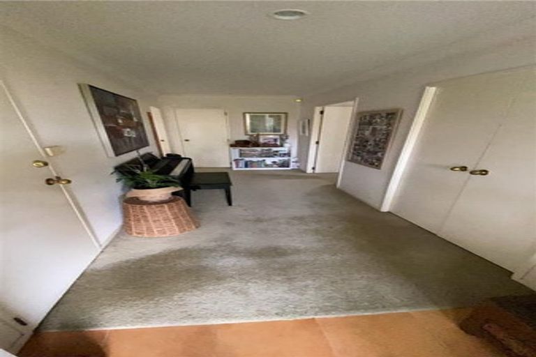 Photo of property in 1/12 Yarlside Place, Northpark, Auckland, 2013