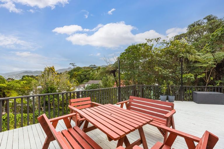 Photo of property in 54 Amapur Drive, Khandallah, Wellington, 6035