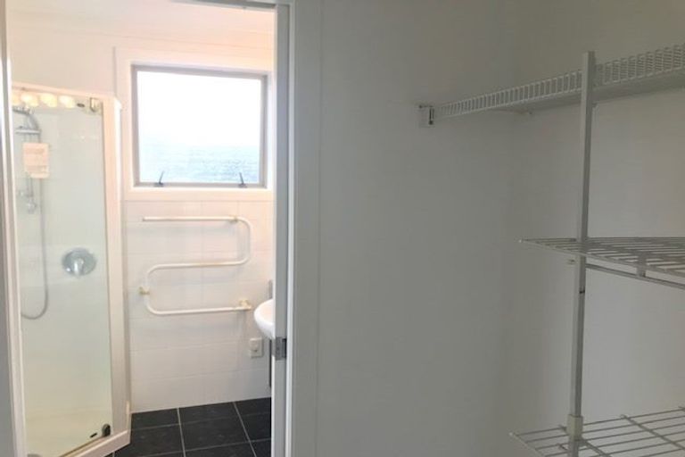 Photo of property in 11 Belle Verde Drive, Sunnynook, Auckland, 0630