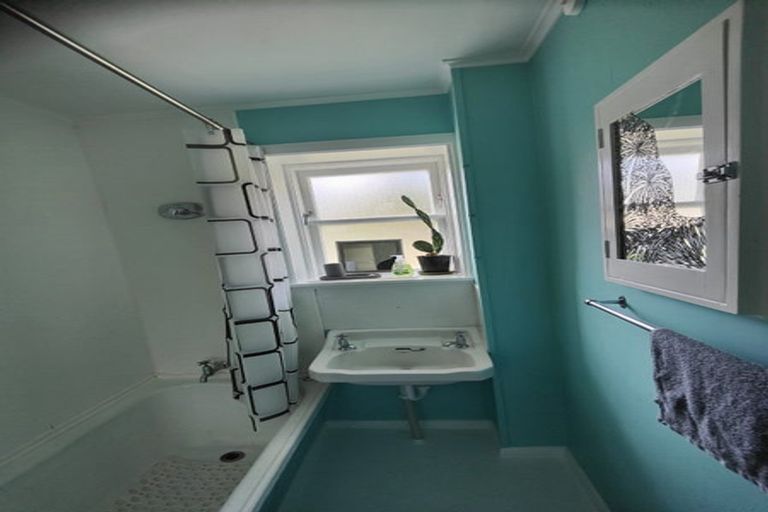 Photo of property in 17 Boyd Grove, Naenae, Lower Hutt, 5011