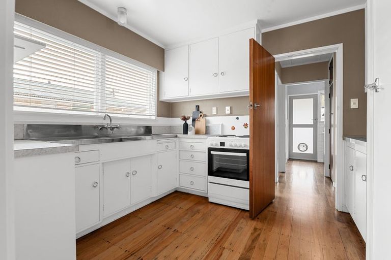 Photo of property in 1 Kingsley Street, St Andrews, Hamilton, 3200