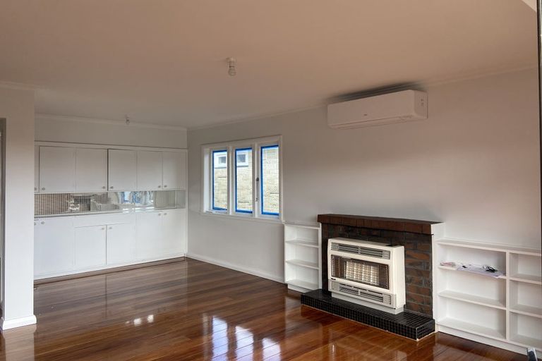 Photo of property in 22 Moana Road, Paraparaumu, 5032