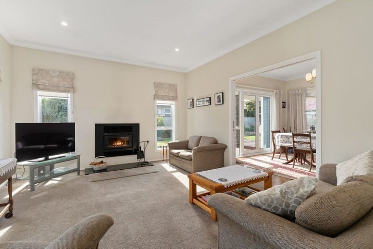 Photo of property in 2 Dixon Street, Carterton, 5713