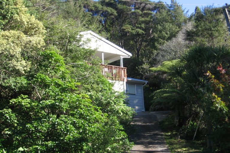 Photo of property in 127 Laingholm Drive, Laingholm, Auckland, 0604