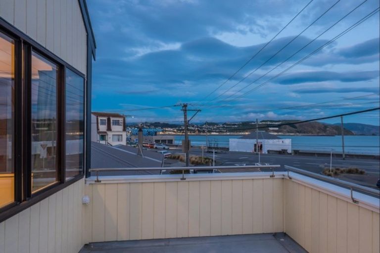 Photo of property in 6 Rua Street, Lyall Bay, Wellington, 6022