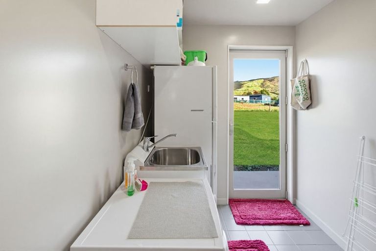 Photo of property in 8 Westoe Street, Waikaia, 9778