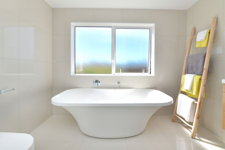 Photo of property in 12 Seaview Crescent, Hatfields Beach, Orewa, 0931