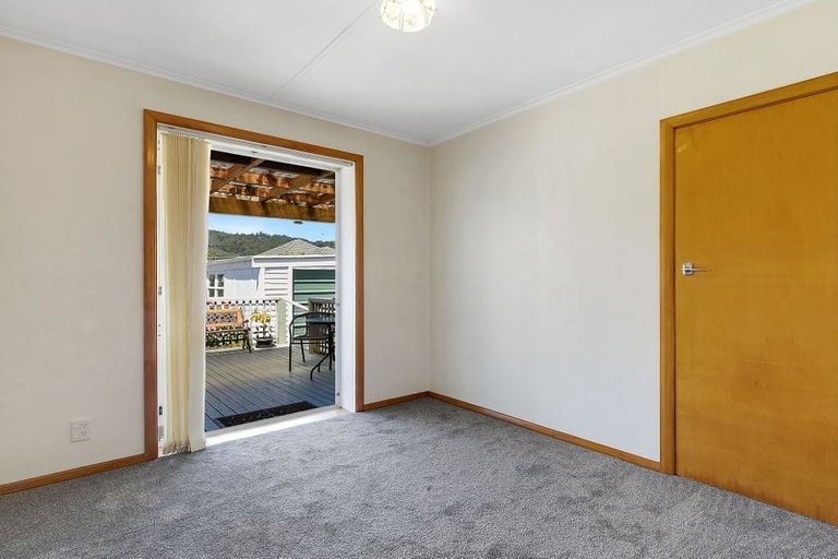 Photo of property in 5 Courtenay Road, Heretaunga, Upper Hutt, 5018