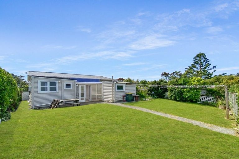 Photo of property in 5 Tarawera Road, Johnsonville, Wellington, 6037