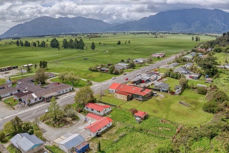 Photo of property in 43 Main Road, Harihari, 7884