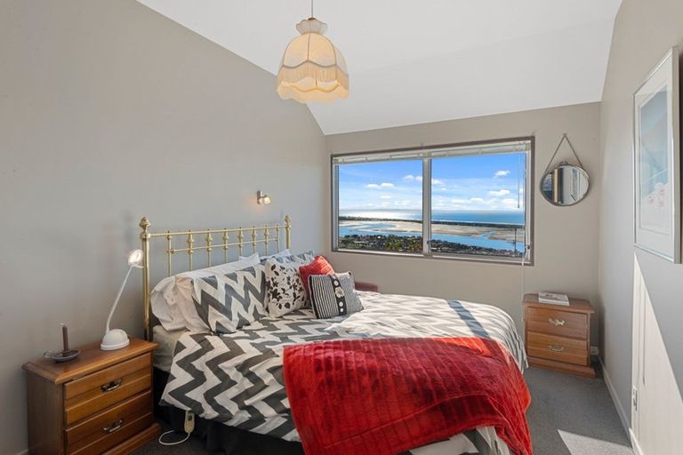 Photo of property in 2/112a Moncks Spur Road, Redcliffs, Christchurch, 8081