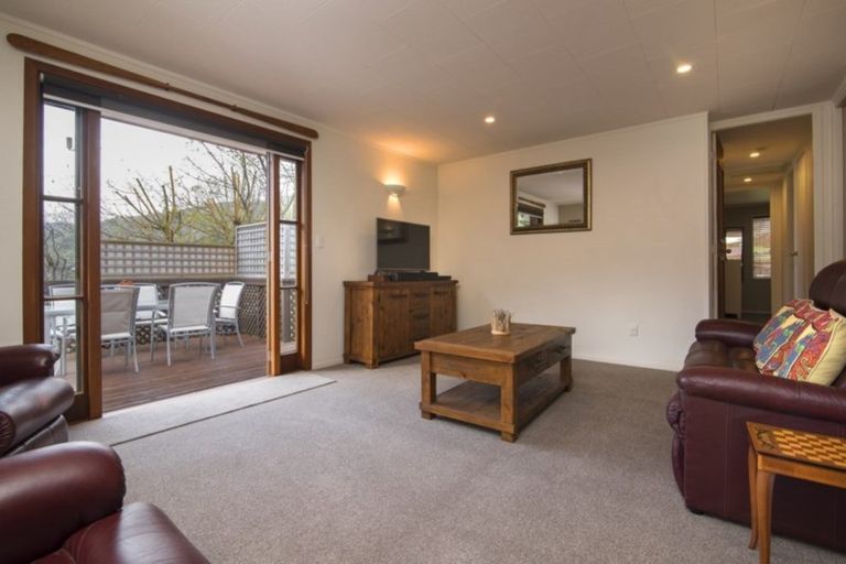 Photo of property in 3 Webster Place, Picton, 7220