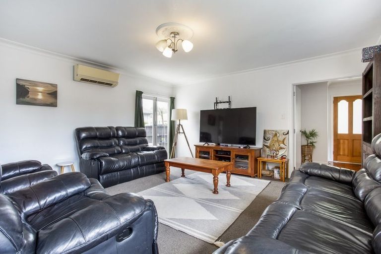 Photo of property in 52 Awaroa Road, Helensville, 0800