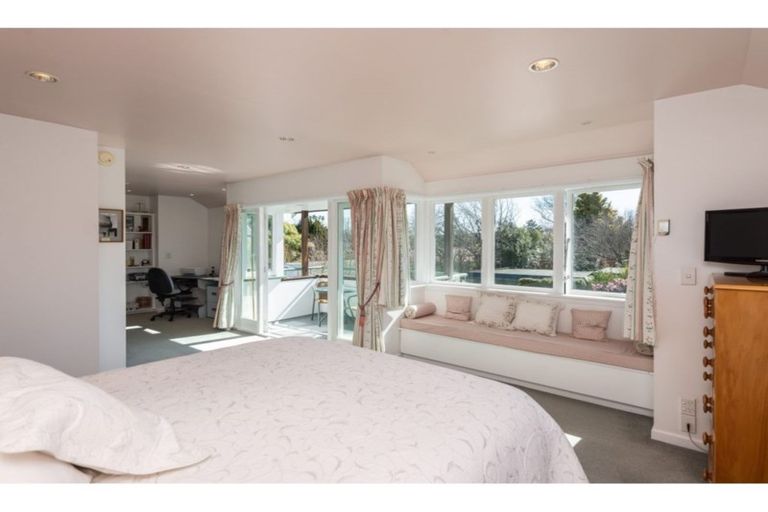 Photo of property in 37 Holly Road, St Albans, Christchurch, 8014