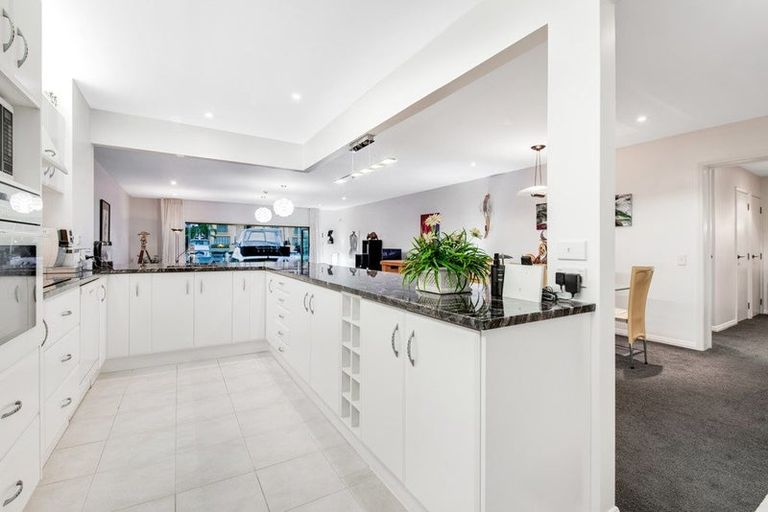 Photo of property in 118 Harbour Village Drive, Gulf Harbour, Whangaparaoa, 0930