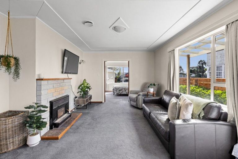 Photo of property in 8 Barton Avenue, Marewa, Napier, 4110