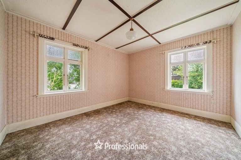 Photo of property in 37 Hardy Street, Waterloo, Lower Hutt, 5011