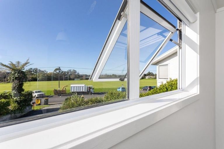 Photo of property in 126 Archibald Road, Kelston, Auckland, 0602