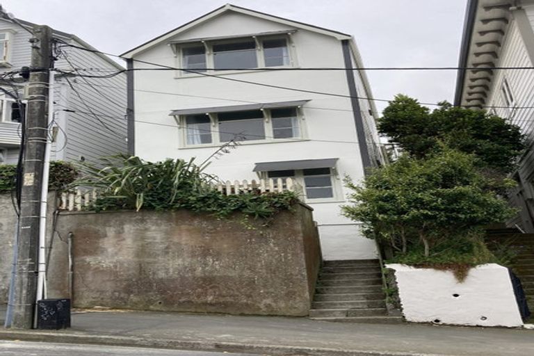 Photo of property in 20 Macdonald Crescent, Te Aro, Wellington, 6011
