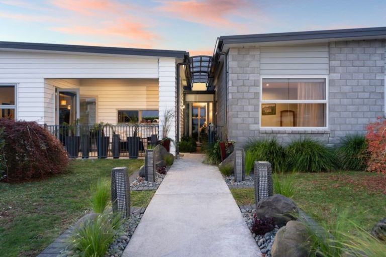 Photo of property in 1 Ellesmere Close, Pyes Pa, Tauranga, 3112