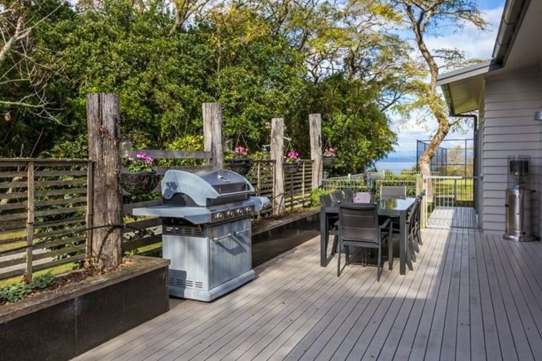 Photo of property in 10 Parawera Drive, Acacia Bay, Taupo, 3330