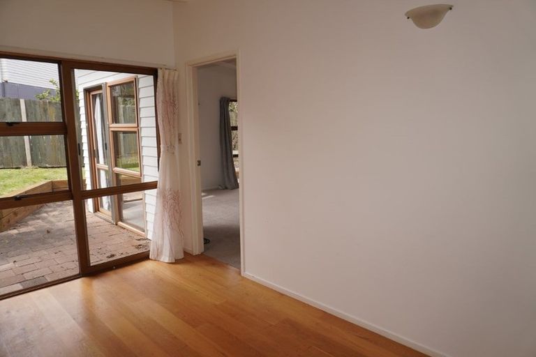 Photo of property in 11 Munstead Place, Hillcrest, Auckland, 0627