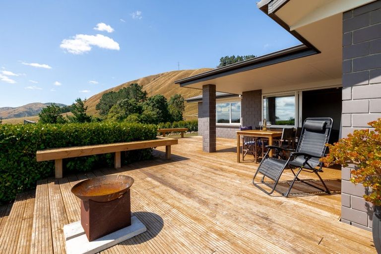 Photo of property in 225 Albert Road, Tokomaru, Palmerston North, 4474