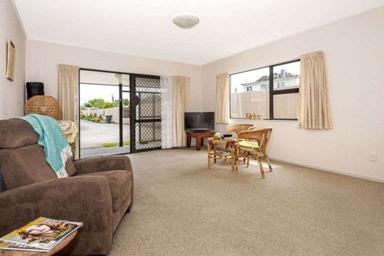 Photo of property in Orange Grove Flats, 31/549 Childers Road, Te Hapara, Gisborne, 4010