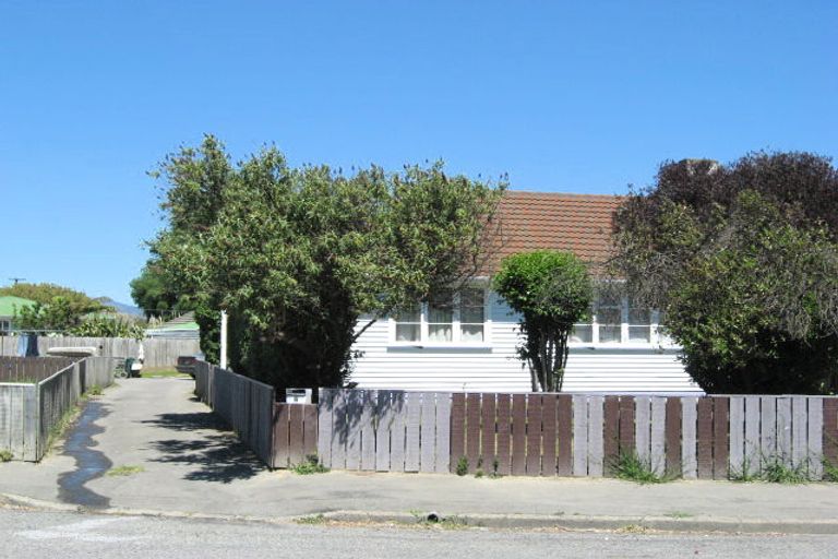 Photo of property in 8-10 Dix Crescent, Riversdale, Blenheim, 7201