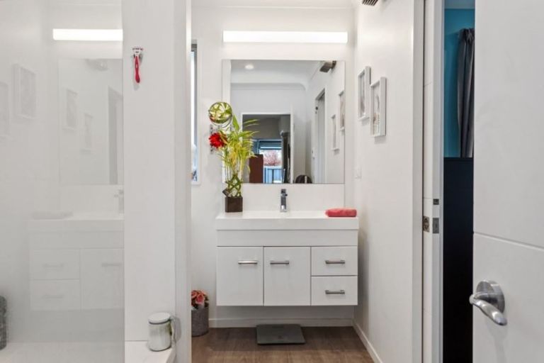 Photo of property in 24 Hills Road, Edgeware, Christchurch, 8013