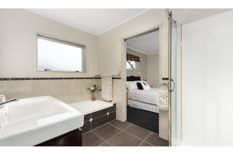 Photo of property in 18 Ocean Crest, Papamoa Beach, Papamoa, 3118