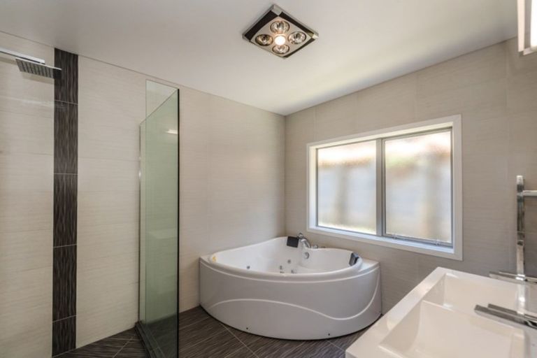 Photo of property in 11 Castleton Way, Flagstaff, Hamilton, 3210