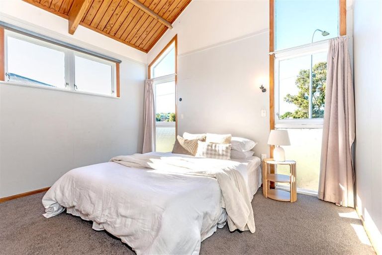 Photo of property in 28 De Lautour Road, Inner Kaiti, Gisborne, 4010