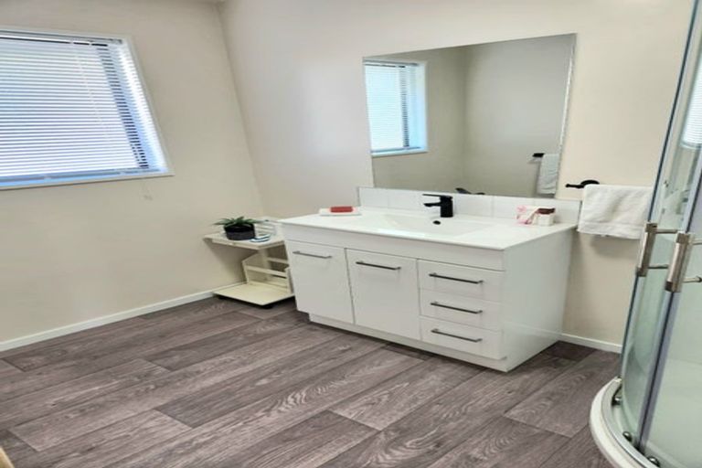 Photo of property in 1/35 Division Street, Riccarton, Christchurch, 8041