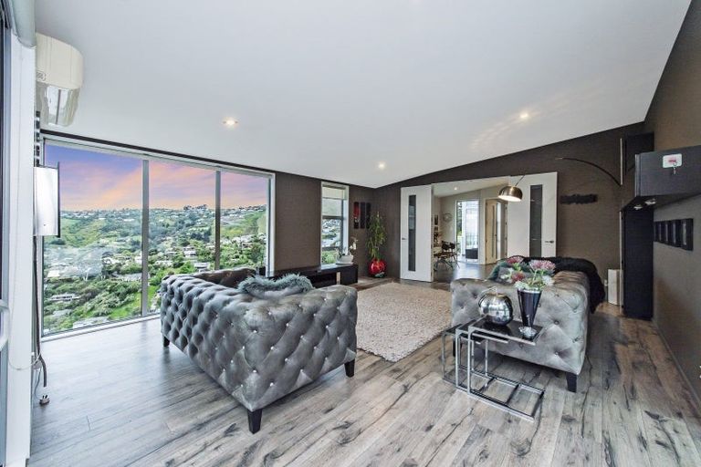 Photo of property in 2 Redcliffs View Lane, Redcliffs, Christchurch, 8081