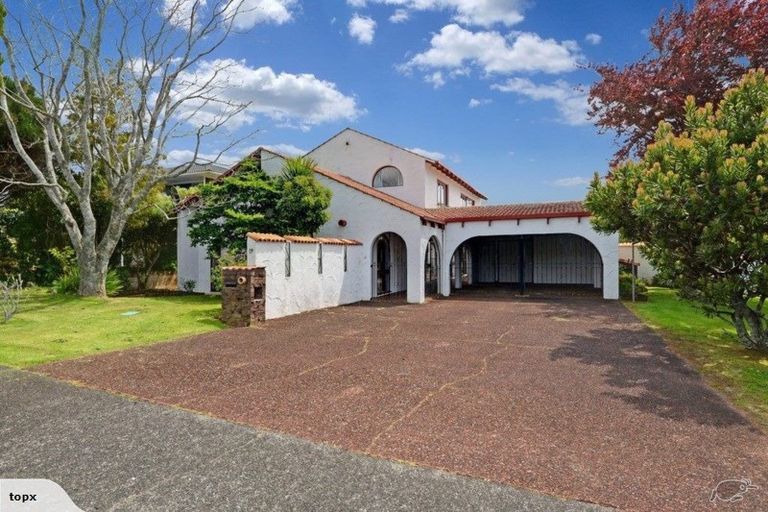 Photo of property in 19 Marywil Crescent, Hillcrest, Auckland, 0627
