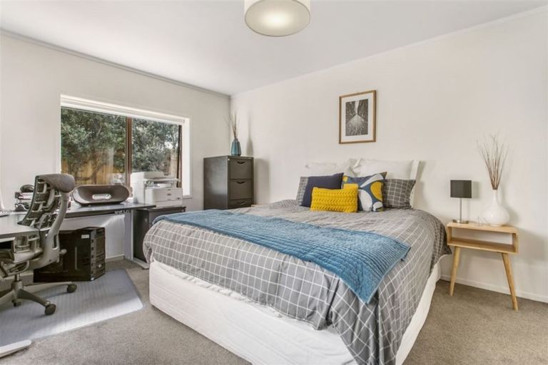 Photo of property in 12 Pine Terrace, Howick, Auckland, 2014