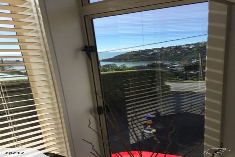 Photo of property in 90 Moncks Spur Road, Redcliffs, Christchurch, 8081