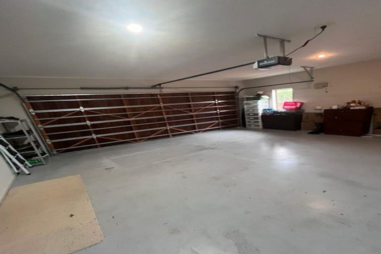 Photo of property in 10 Chard Place, Flat Bush, Auckland, 2016
