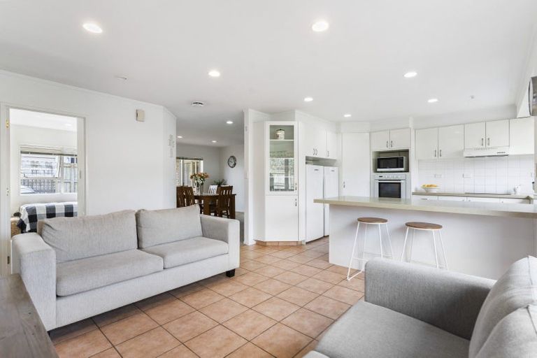 Photo of property in 176 Millhouse Drive, Golflands, Auckland, 2013