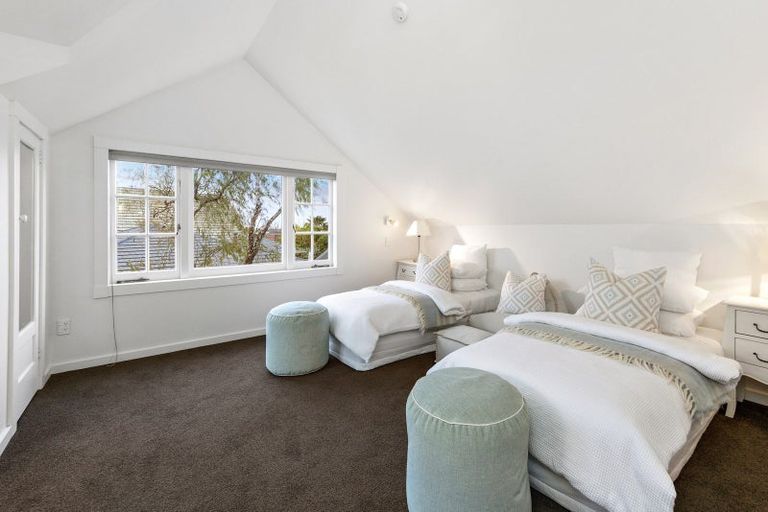 Photo of property in 106 St Heliers Road, Saint Heliers, Auckland, 1071