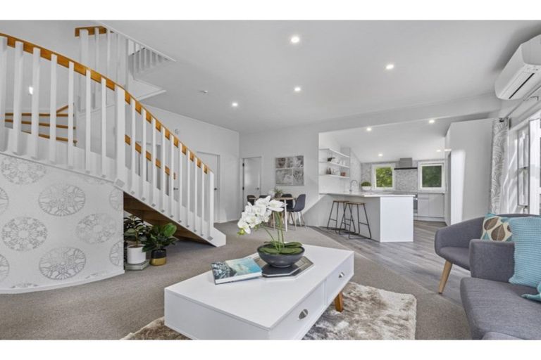 Photo of property in 1/5 Scarlock Avenue, Browns Bay, Auckland, 0630