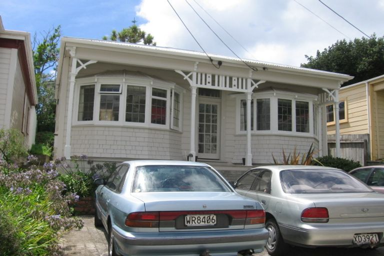 Photo of property in 9 Rixon Grove, Mount Victoria, Wellington, 6011