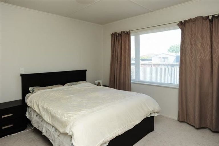 Photo of property in 2/609 Heretaunga Street East, Parkvale, Hastings, 4122