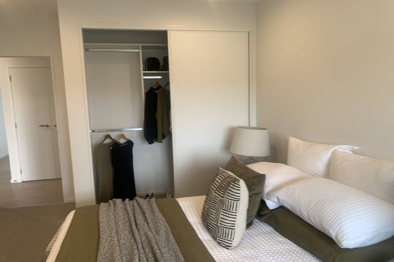 Photo of property in 2/18 Paraone Crescent, Takanini, 2112