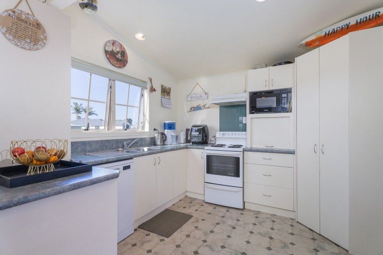 Photo of property in 50 Whitby Avenue, Whitianga, 3510
