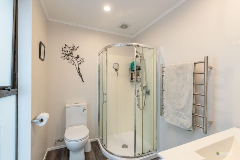 Photo of property in 17b Gemstone Drive, Birchville, Upper Hutt, 5018